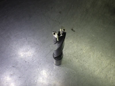 Kennametal 39/64" Coolant Thru Drill 5/8" Shank KSEM0609R5SS075 (LOC2563A)