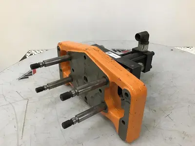 USED CINCINNATI MILACRON VT220-8 / EB