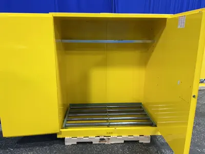 Used JUSTRITE _UNKNOWN_ Cabinets Ohio US | HGR 24 #1343771