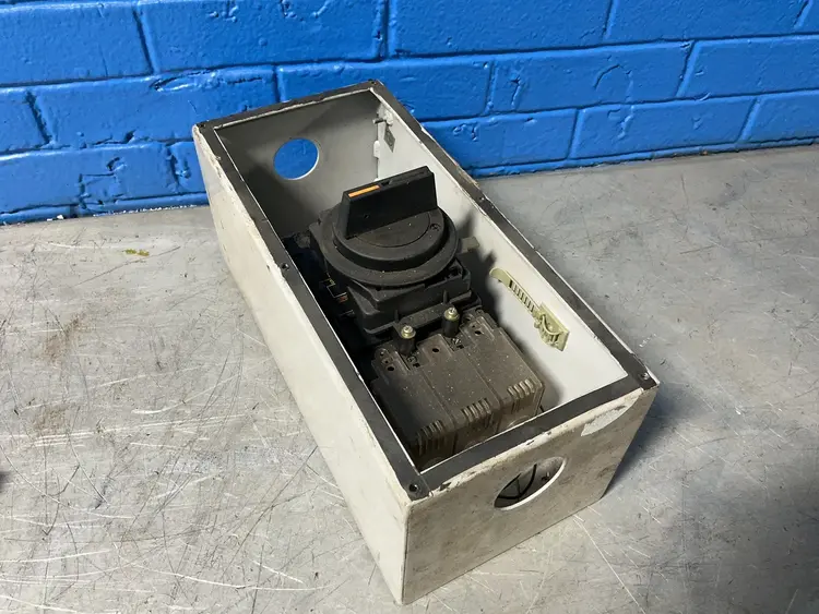 Used _UNKNOWN_ _UNKNOWN_ Switchgears Ohio US | HGR 24 #1316464
