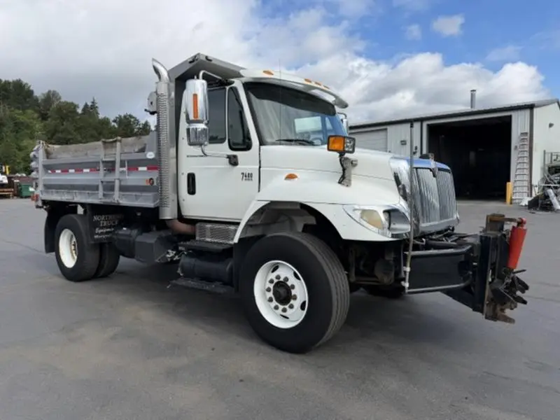 Used 2006 INTERNATIONAL 7400 Bucket (boom) trucks Washington US | Puget Sound Truck Sales #1541018