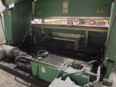 USED 1997 ACCURPRESS 740012