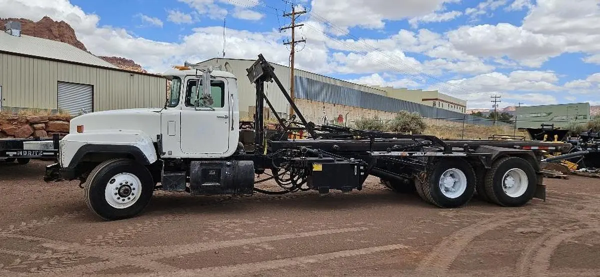 Used _UNKNOWN_ _UNKNOWN_ Hooklifts & Roll-Offs Utah US | CSS Equipment Sales #1347307