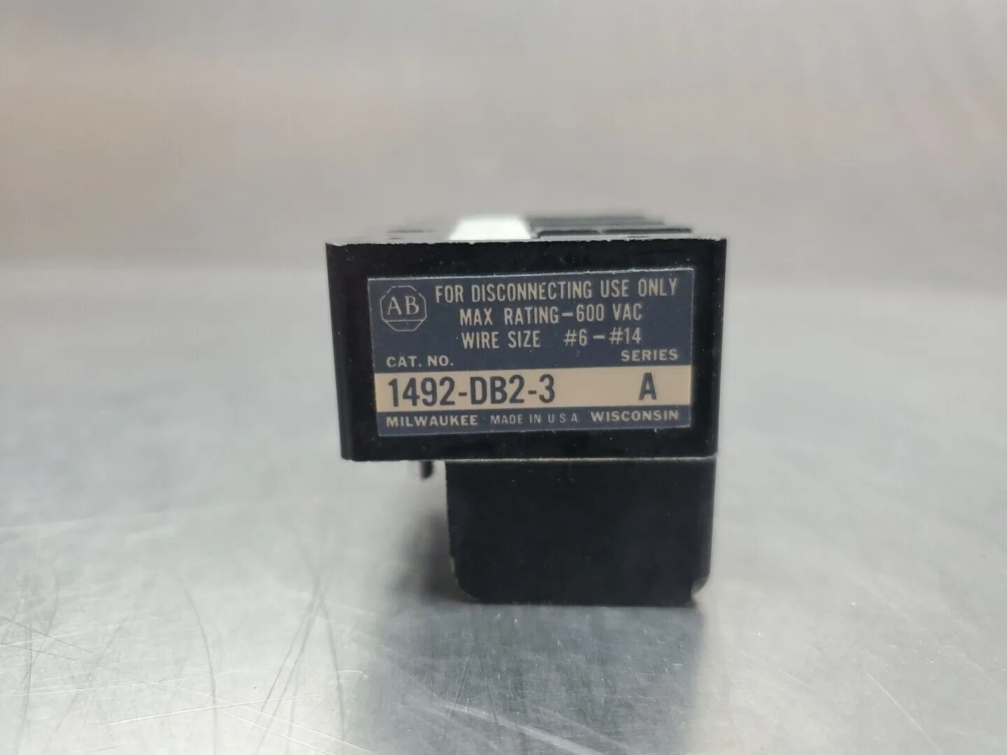 ALLEN BRADLEY 1492-DB2-3 Ser A Connector Module. 4E-26