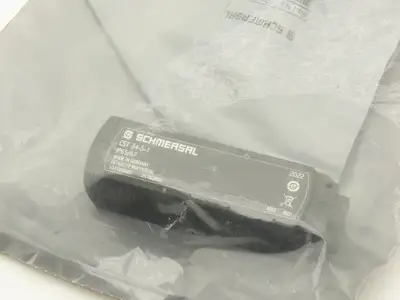 Schmersal 101181085 Magnet Safety Sensor Non Contact CST 34-S-1
