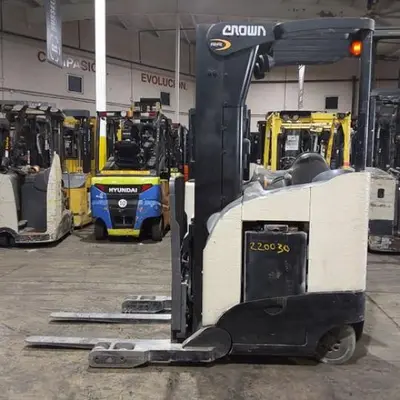 USED 2018 CROWN RR5725-45