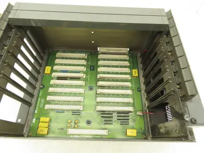Mitsubishi FCA320HCM2-1 PCB Slot Rack Chassis & Backplane Card Assembly MC021D