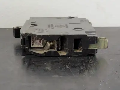 USED SQUARE D QOB115