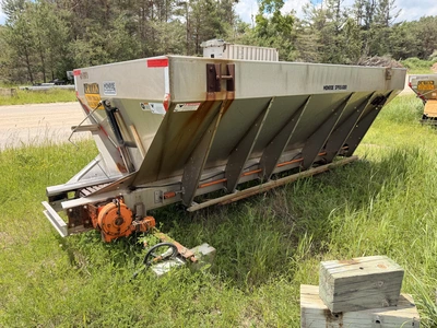 Used MONROE 14' SALT / SAND SPREADER Dry Spreaders Michigan US | Miedema Asset Management Group #1282468
