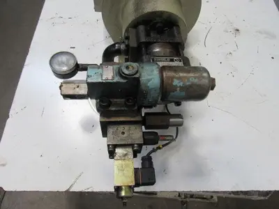 AEG Truninger AM 132MR QT33-012 10Hp 7.5kW 1740RPM 208V Hydraulic Pump 320 Bar