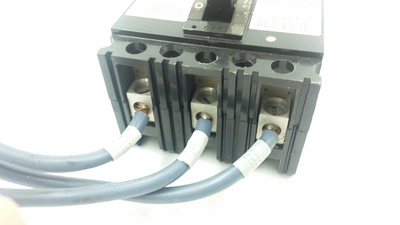 USED SQUARE D FHL36060