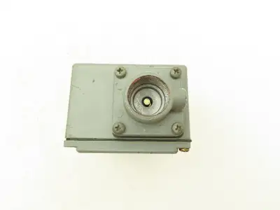 Square D 9012 GJW-1 Differential Pressure Switch 15-825 PSI Difference Ser C