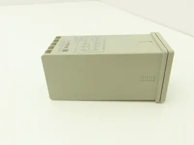 Keyence RC-18 Digital Preset Counter 4-Digit LED 100-240VAC