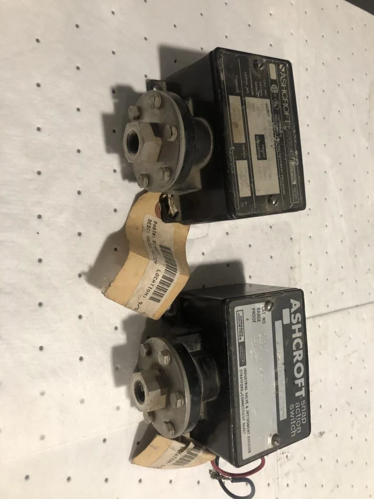 Ashcroft B464V Pressure Switches 250 PSI lot of 2