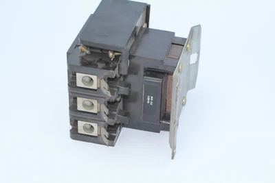 Used General Electric CR353EE3BHOEF Circuit Breakers California US | Davliegogo LLC #1705481
