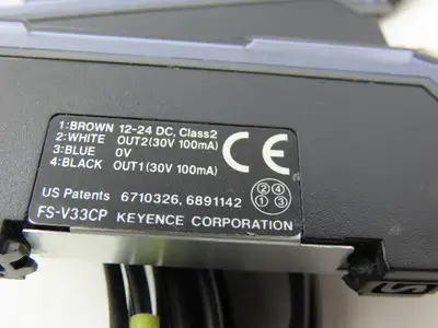 Keyence FS-V33CP Fiber Optic Sensor 24V Various Cable Lengths Included Lot of 4