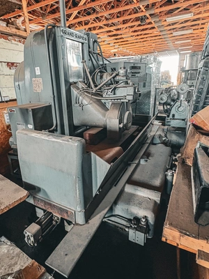 1983 GRAND RAPIDS 560 Reciprocating Surface Grinders | Elevation Machine (2)