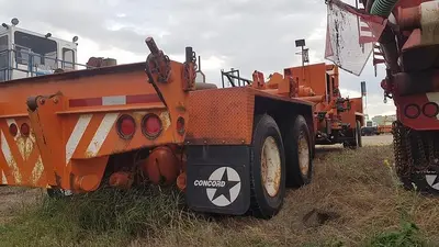 USED 2001 FRONTIER 4 AXLE CARRIER STYLE OILFIELD PUMP / KILL TRUCK