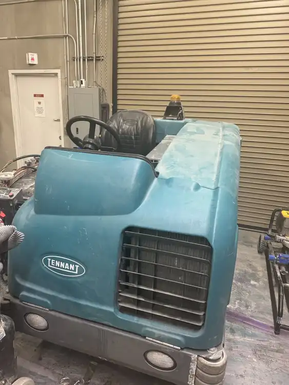 Used 2012 TENNANT T-20 Scrubbers Utah US | Revelation Machinery #402643