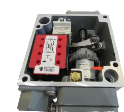 NEW SQUARE D 9012GHW-1 PRESSURE SWITCH SERIES C 9012GHW1