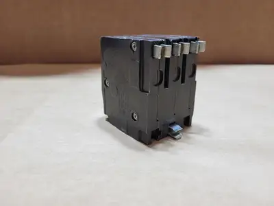 Used SQUARE D QO315 Switchgears British Columbia CA | Lenmark #913644