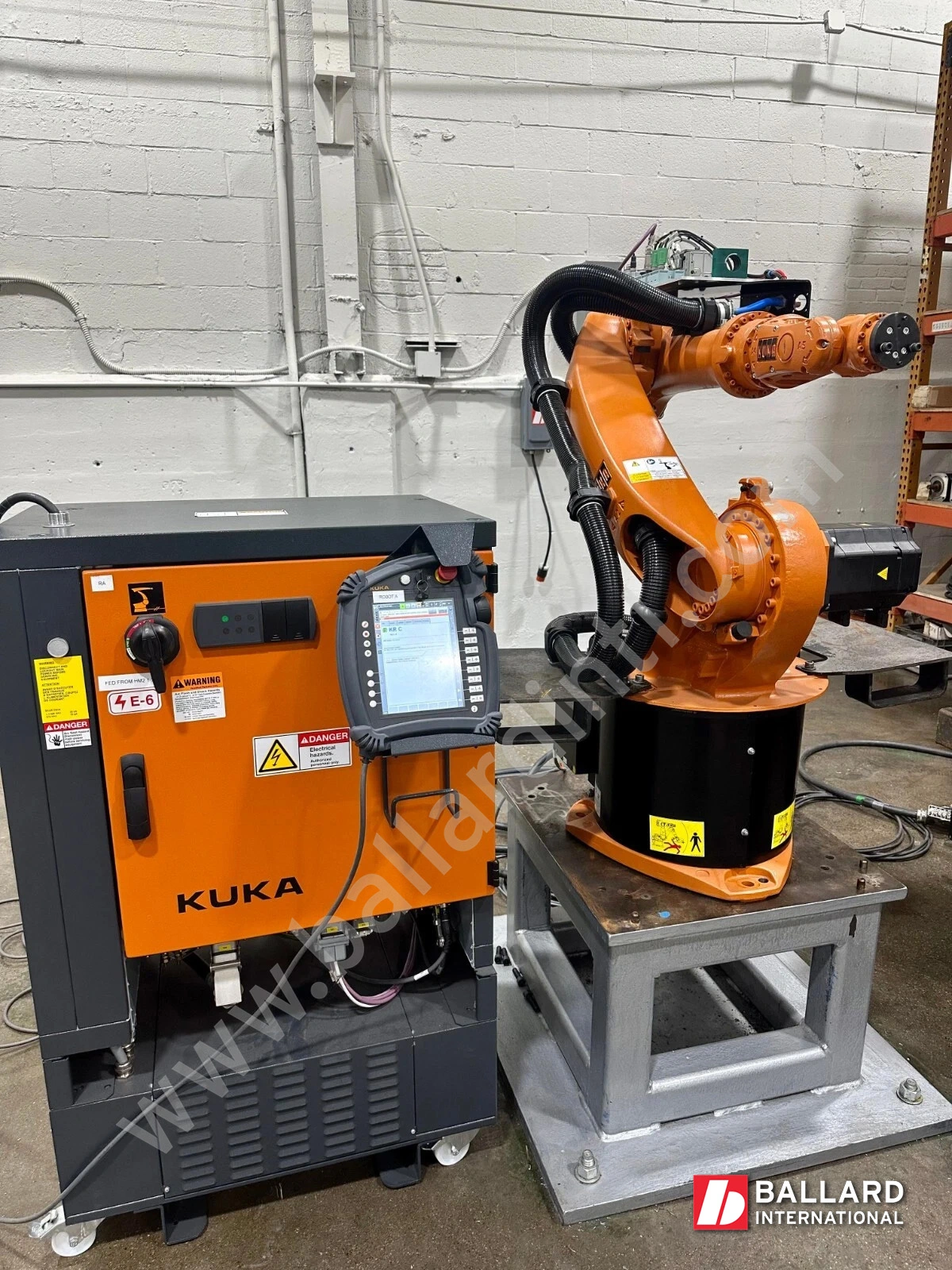 KUKA KR 6-2 Complete Robotic System w/ KRC4 Controller