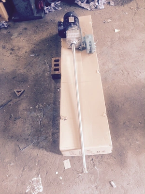 Geared Clamp On Stirrer, 1.1 Kw