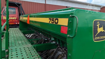 USED JOHN DEERE 750