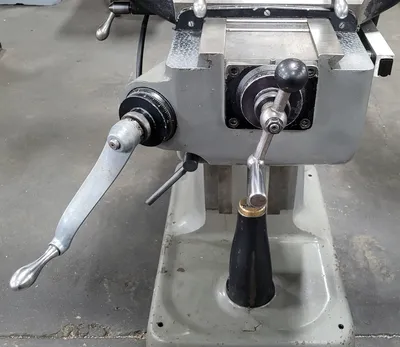BRIDGEPORT Series 1 2 HP Mills, Vertical | Machinery Central (15)