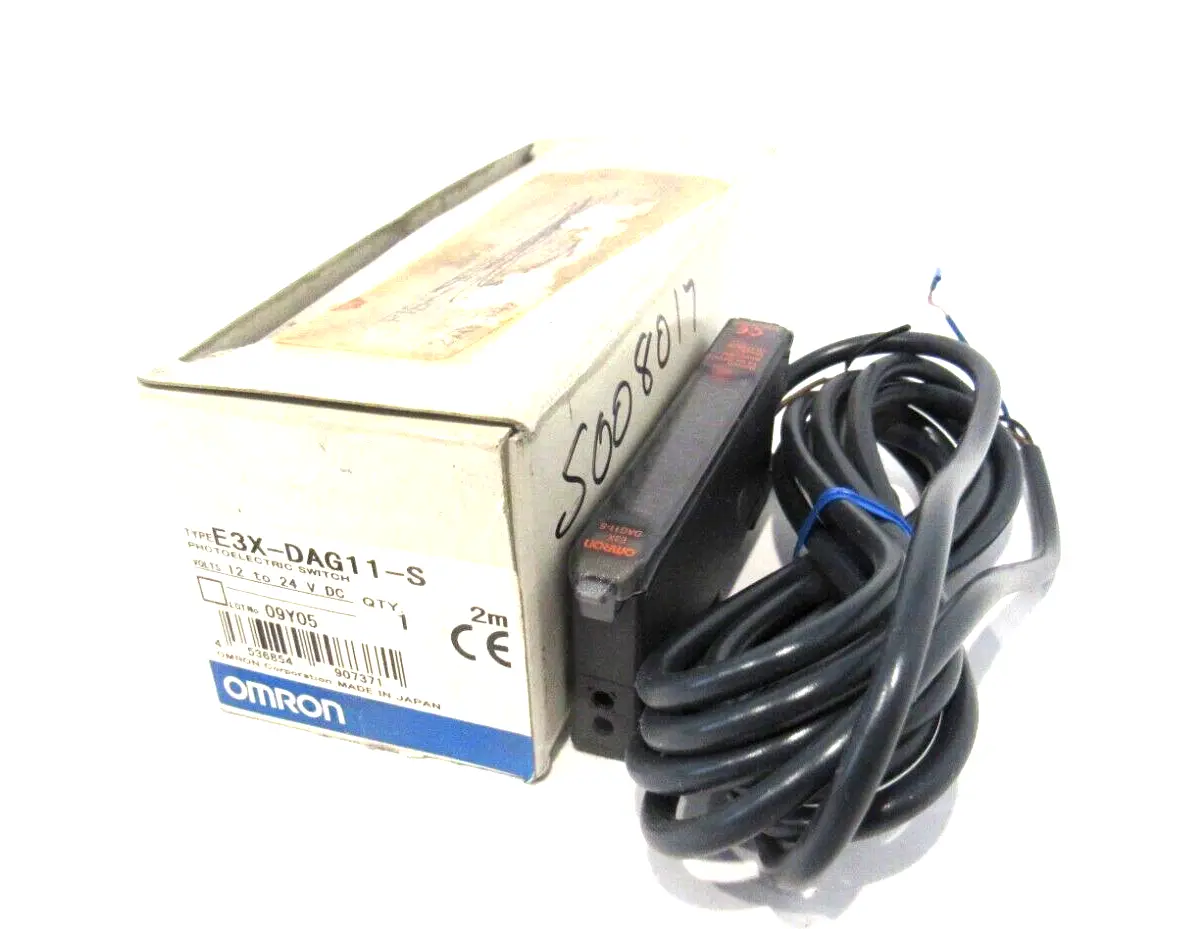 NEW OMRON E3X-DAG11-S PHOTOELECTRIC SWITCH E3XDAG11S
