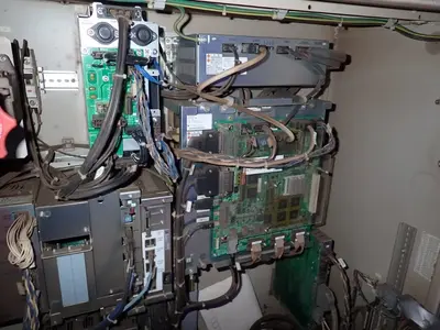 USED 2011 YASKAWA MOTOMAN MOTOMANMH6
