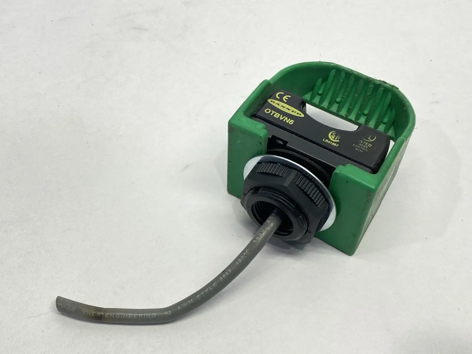 Used Banner Momentary Action Touch Button 28591 CUT CORD Relays & Switches Michigan US | Maverick Industrial Sales #1402141