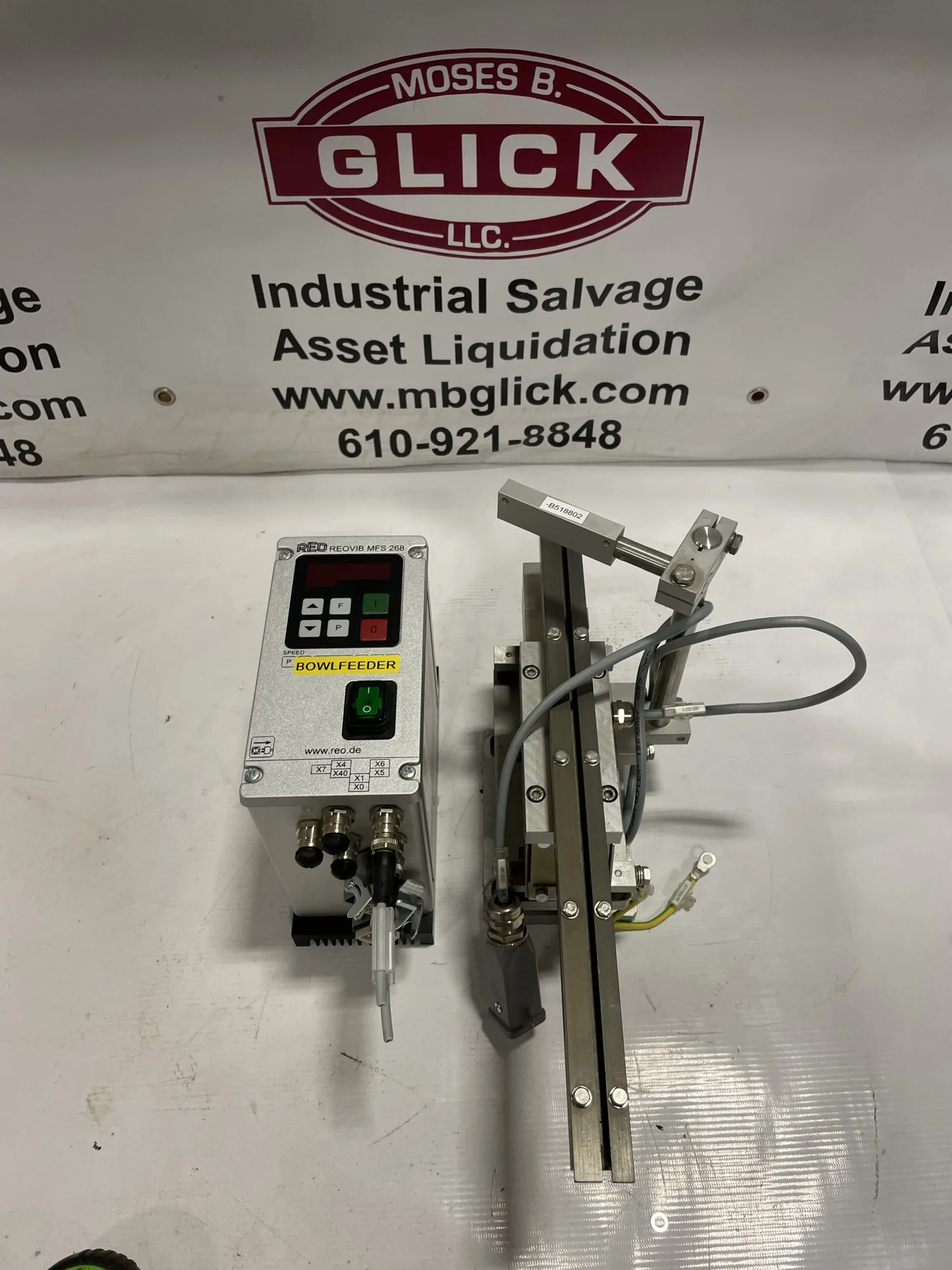 Vibratory Feeder / Conveyor w/ REOVIB MFS 268-6A-IP54 Frequency Converter VFD –
