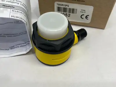 USED BANNER ENGINEERING EZ-LIGHT RIGHT ANGLE 30MM INDICATOR, PANEL MOUNT 3-COLOR, 74052