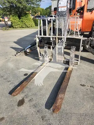 USED 2018 SKY TRAK 10054