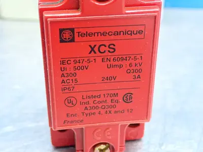 NEW TELEMECANIQUE XCSA703