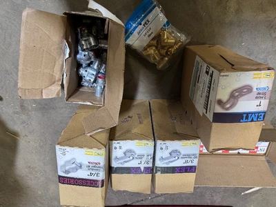 Lot of assorted  connector and accessories review pictures