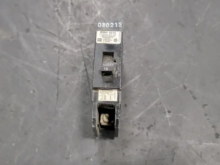 Used EATON CUTLER-HAMMER GBH1015 Switchgears British Columbia CA | Lenmark #244482