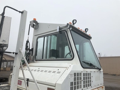 USED 2008 OTTAWA 4X2 YARD SPOTTER