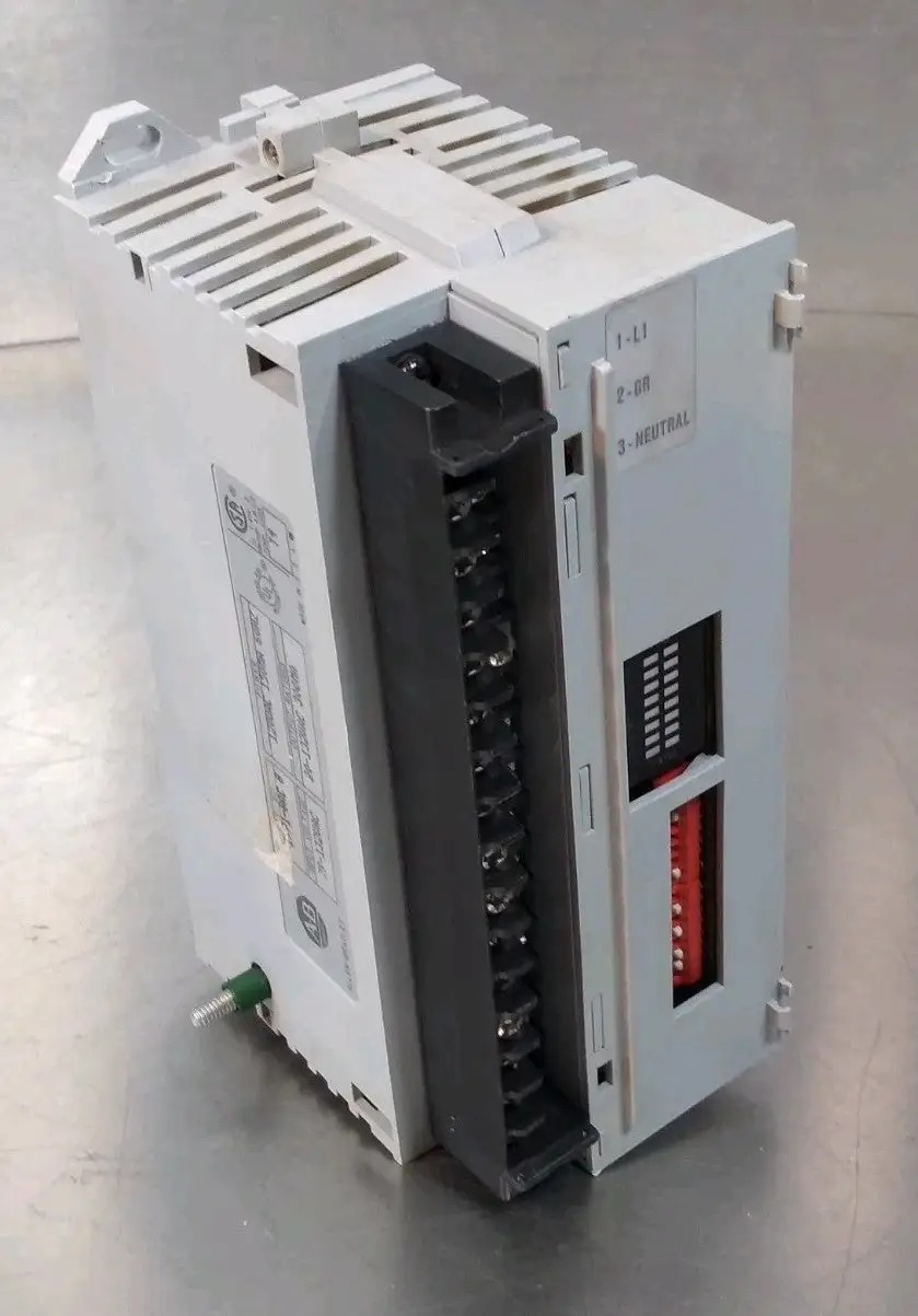 Allen Bradley 1791-8AC/B Block I/O Module 120VAC 8 In 8 Out Loc3D17