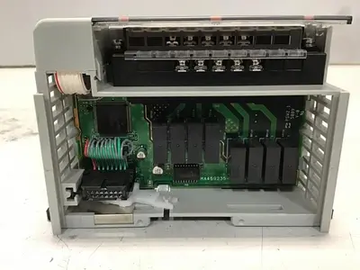 USED ALLEN BRADLEY 1769-OW8 SER B
