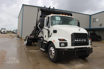 New | in-Stock 2025 MACK MD6 Rolloff Trucks Texas US | Roll Off Truck World #1491872