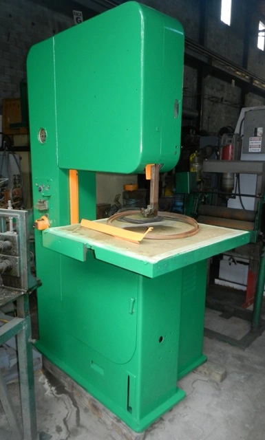Used _UNKNOWN_ V26 Vertical Band Saws Florida US | Holland Machinery Co. #944222