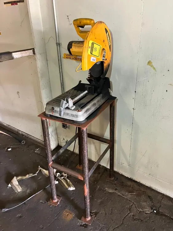 Used _UNKNOWN_ _UNKNOWN_ Abrasive & Friction Saws Ohio US | Myron Bowling Auctioneers Inc #1504707