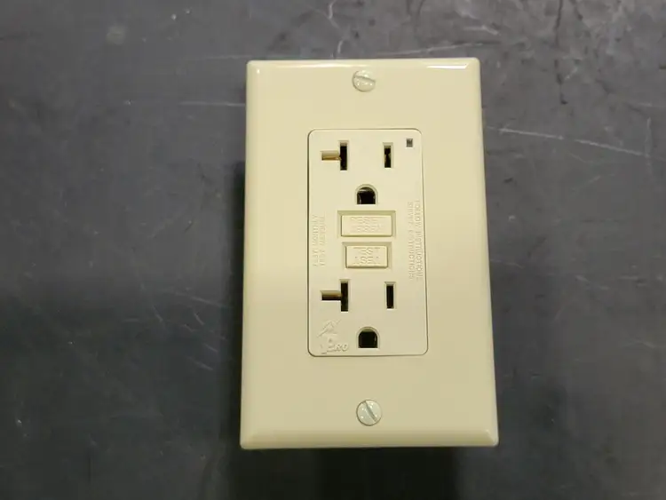 New | in-Stock LEVITON 7899-I Cable & Wire British Columbia CA | Lenmark #252900