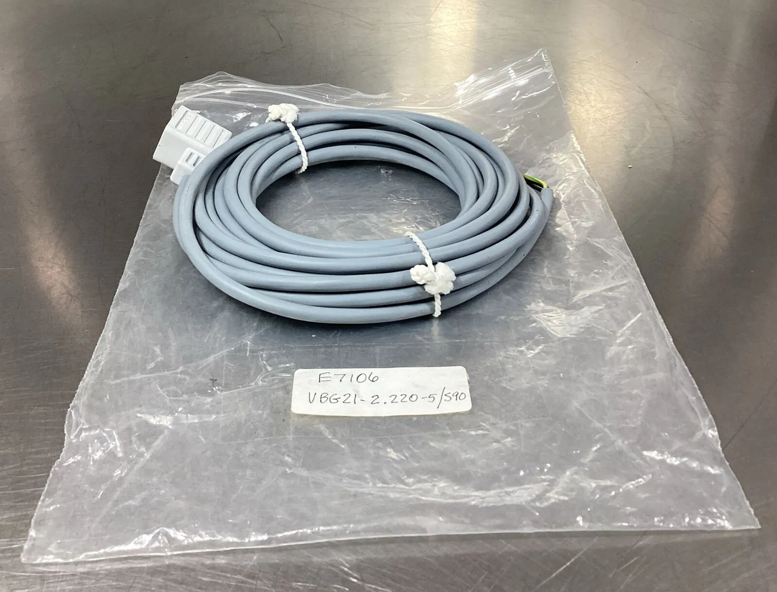 Turck VBG 21-2.220-5/S90 Proximity Sensor Cable E7106 5E-21