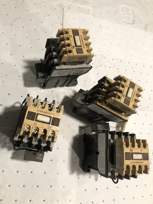 2 Allen Bradley 100-A24NZ*3 contactors & 2 100-A18NZ*3 contactors -195-FA22 (LOT OF 4)