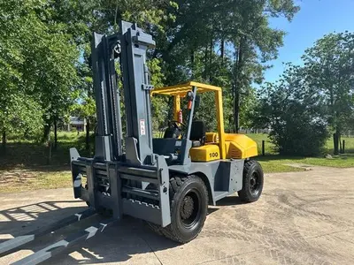 USED 2010 TCM FD100-2