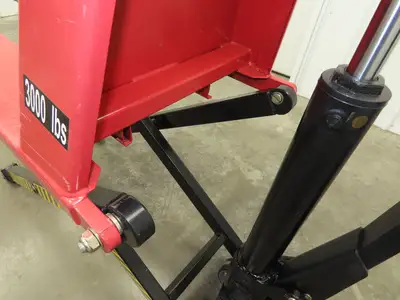 Uline H-5442 Manual Narrow Pallet Lifter 3000lb Jack 46" Long 31" Lift Height