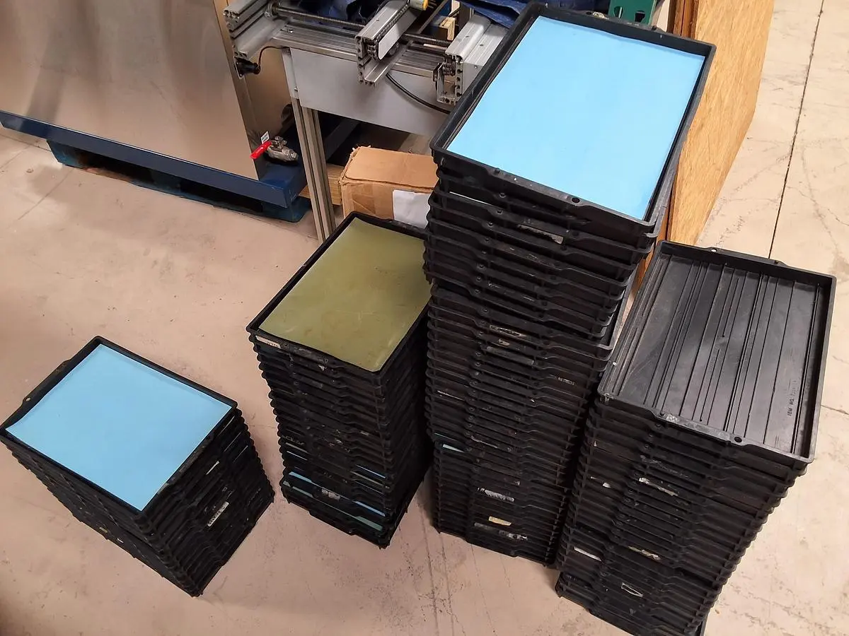 BLACK TRAY WITH ESD MAT 16 1/4 X 11 1/2